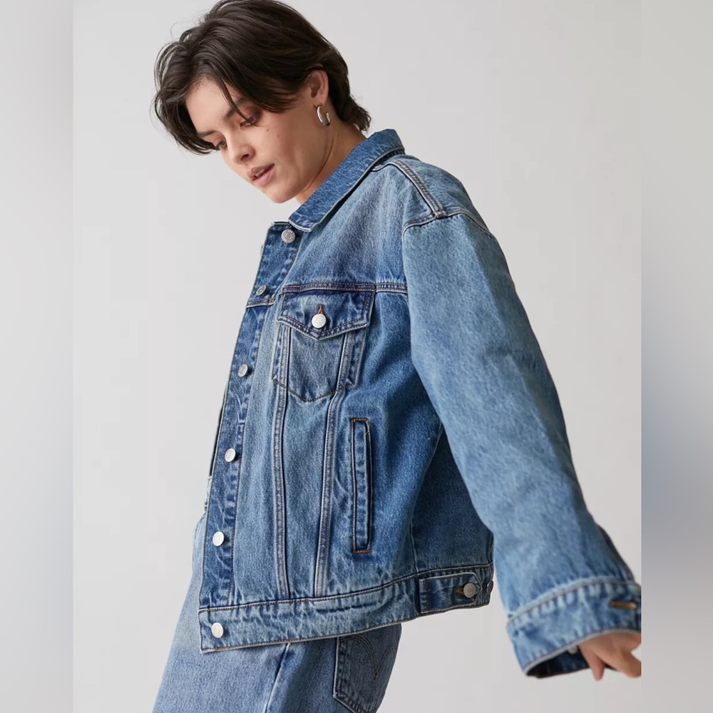 BDG URBAN OUTFITTERS Women's CARLY Oversized Denim Trucker Jean Jacket S